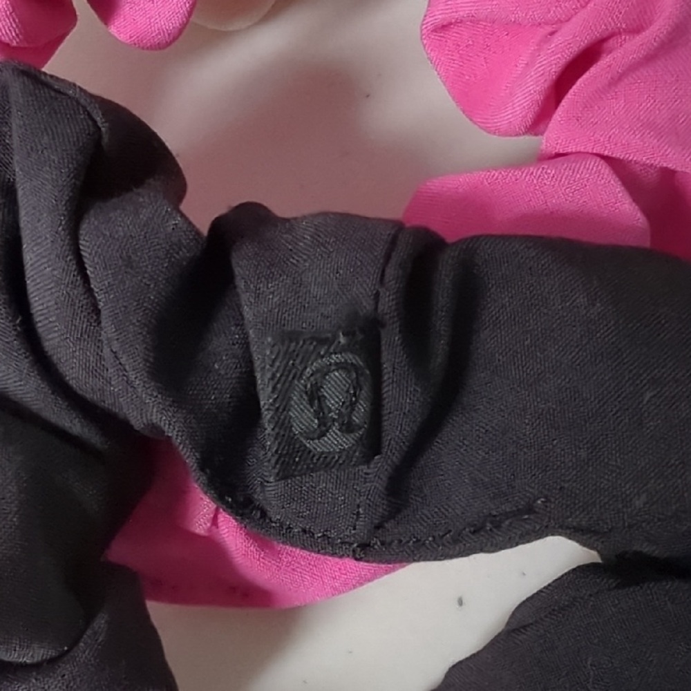 Lululemon Athletica Cream and Pink Hair Accessories - Picture 2 of 4
